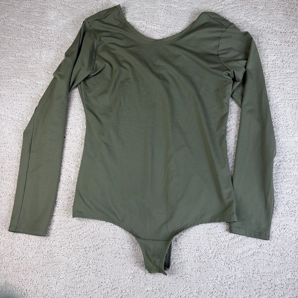 Women's SPANX 1X Long Sleeve Body Suit Tummy Control
